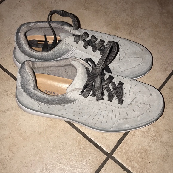 ugg victoria sneaker